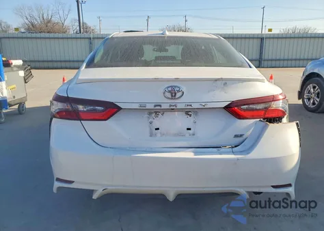 2022 Toyota Camry Se z USA, uszkodzony, nr VIN 4T1G11AK9NU619497